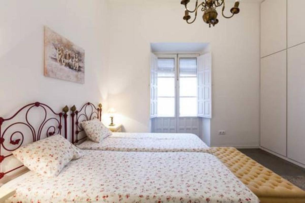 Apartamentos Rg Arenal Sevilla Værelse billede