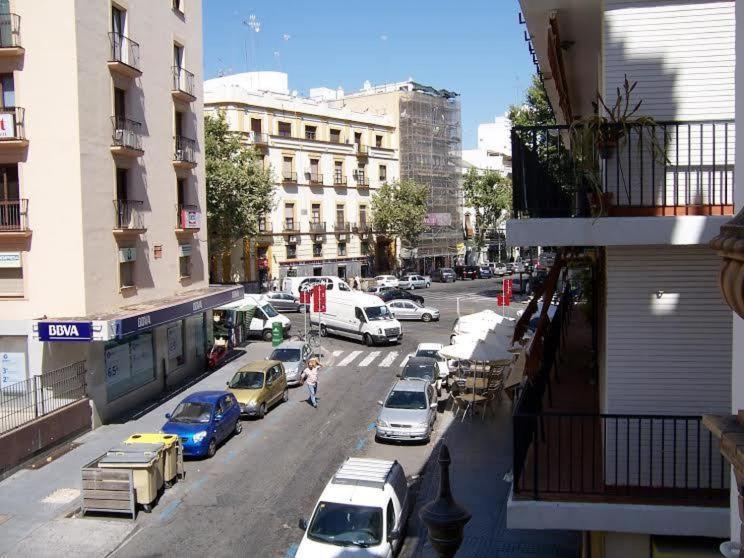 Apartamentos Rg Arenal Sevilla Værelse billede
